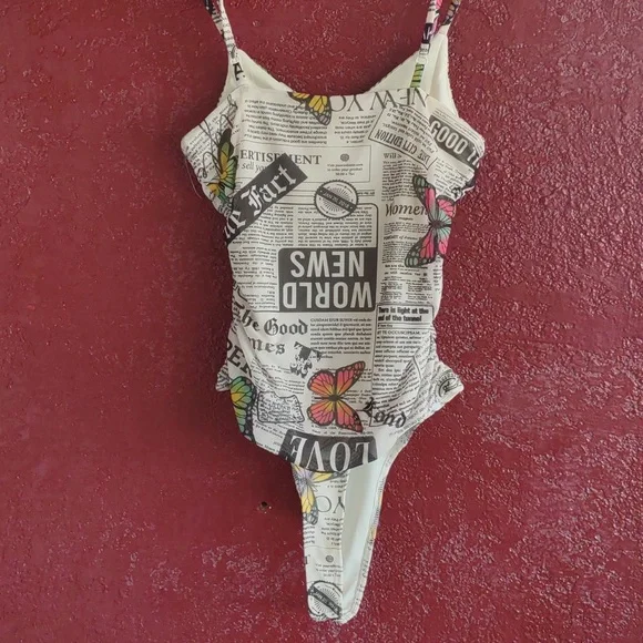 Derek Heart butterflies/newspaper high cut Bodysuit L - Picture 5 of 5